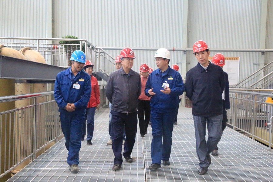 20-2016年5月，國(guó)家水利部原副部長(zhǎng)朱登銓一行蒞臨金徽股份調(diào)研項(xiàng)目建設(shè)工作。.jpg
