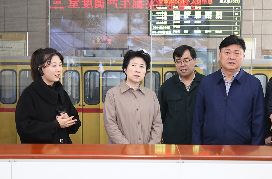 36-2023年3月，省生態(tài)環(huán)境廳黨組書(shū)記蘇君蒞臨金徽股份調(diào)研綠色礦山及“兩山”實(shí)踐創(chuàng)新基地建設(shè)情況。.jpg
