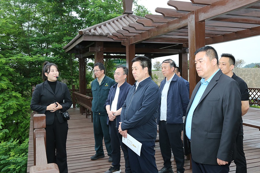 40-2023年6月，省生態(tài)環(huán)境廳副廳長(zhǎng)劉文璽蒞臨金徽股份調(diào)研.jpg