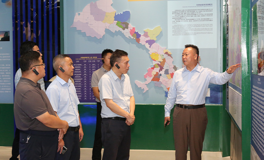 10.3-2022年08月，省科技廳副廳長(zhǎng)牛振明蒞臨金徽股份指導(dǎo)工作。.jpg