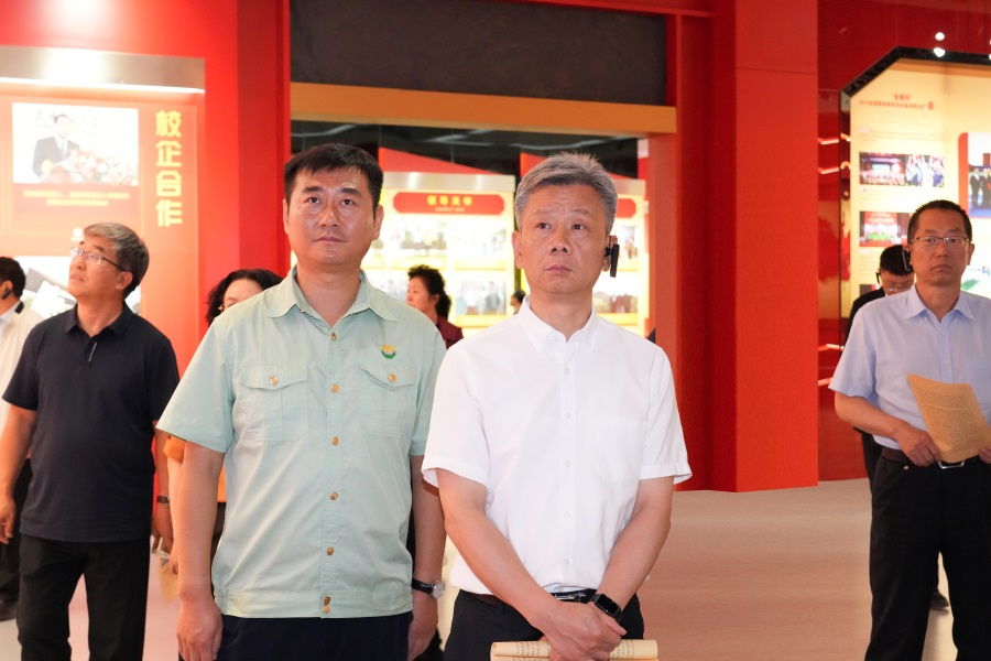 2024.06.23全國(guó)政協(xié)委員、省政協(xié)副主席、民盟甘肅省委會(huì)主委劉仲奎蒞臨金徽股份調(diào)研.jpg