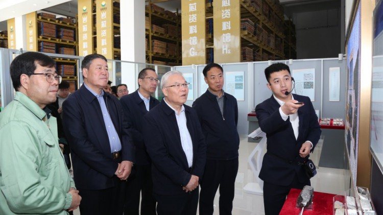 全國政協(xié)常委、省政協(xié)副主席尚勛武蒞臨金徽股份調(diào)研綠色礦山建設工作